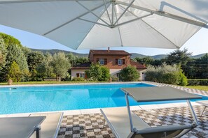 Pool - Beautiful private villa with A/C, private pool, WIFI, TV, patio and pets allowed, close to Cortona (Il Passaggio)