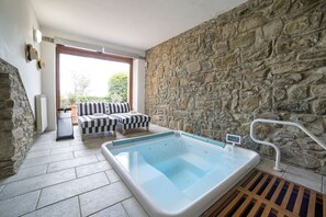 Interior - Private Villa with pool, sauna, A/C, WIFI, hot tub, TV, terrace, panoramic view, close to Cortona (Torreone)