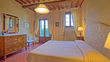 6 Schlafzimmer, Reisekinderbett, kostenloses WLAN