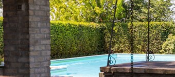 Villa Reale - Stort feriehus med pool nær Assisi i Umbrien