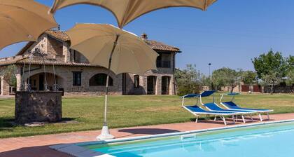 Villa Assisi - Holiday Villa Rental with swimming pool in Assisi, Umbria