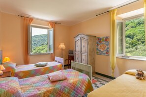 4 bedrooms, iron/ironing board, travel cot, free WiFi
