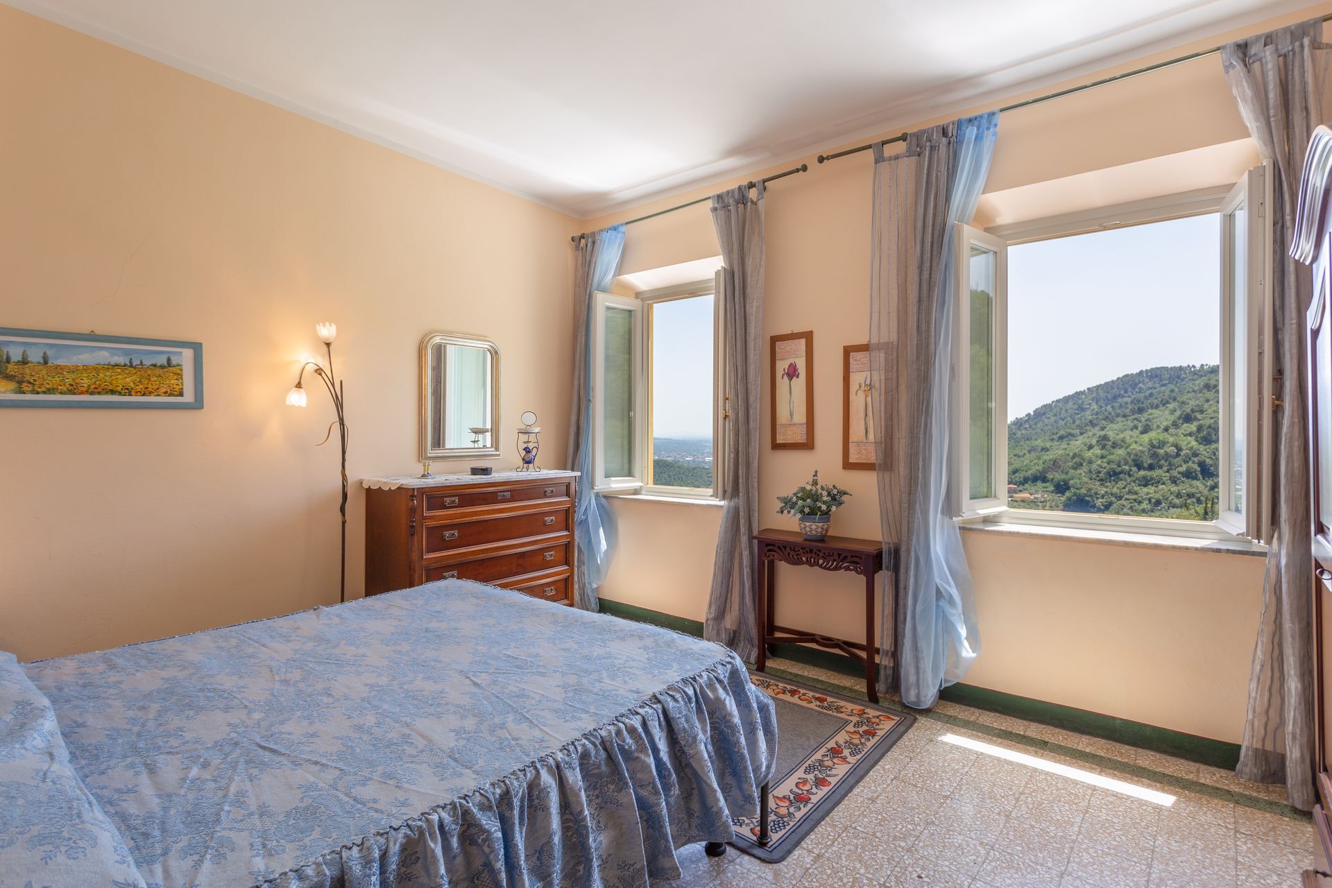 4 chambres, fer et planche à repasser, lit parapluie, Wi-Fi gratuit