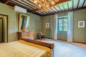 5 chambres, fer et planche à repasser, lit parapluie, Wi-Fi gratuit