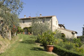 Exterior - Cosy apartment for 4 people with WIFI, A/C, pool, pets allowed and panoramic view (San Gimignano)