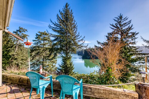 Haus am Fluss mit Fluss- und Meerzugang, Terrasse und Kamin