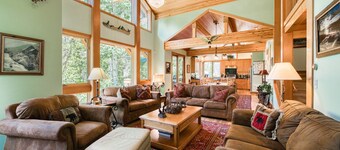 Creek Side at Alpine - 4 Primary Suites, Hot Tub, Shuttle to Slopes, Dog OK