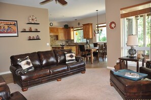 Televisie en een open haard