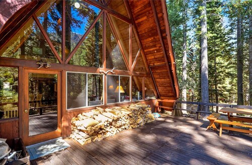 Alpine Meadows Cabin in the Woods