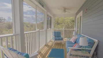 TV, fireplace, DVD player, stereo