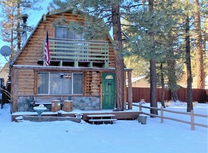 Front of property - Bear Trap Cabin - 2BR/1BA/Hot Tub (Big Bear City)