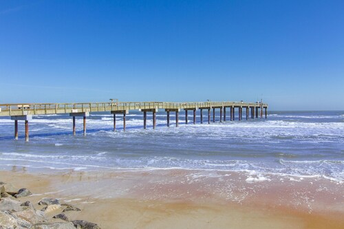 Oceanfront Resort ~ 3 Pools ~ Excellent Location