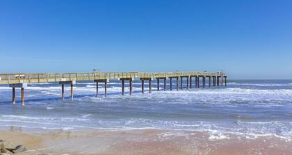 Oceanfront Resort ~ 3 Pools ~ Excellent Location