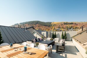 Outdoor dining - Steps to Lift and Heated Pool/Spa- Private Patio (Park City)