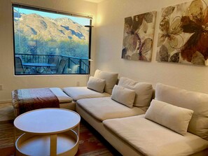 Smart TV, fireplace, DVD player