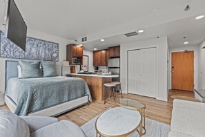 Iron/ironing board, free WiFi, bed sheets - Managed by Park City Lodging-On Main Street-Walk to Lift-Rooftop Deck-Views (Park City)