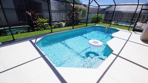 A heated pool - 5 Star Location, Spacious Executive Pool Home, Pet Friendly. Disney 4 miles (Kissimee)