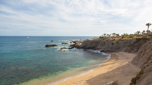 På stranden