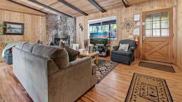 TV, fireplace, DVD player