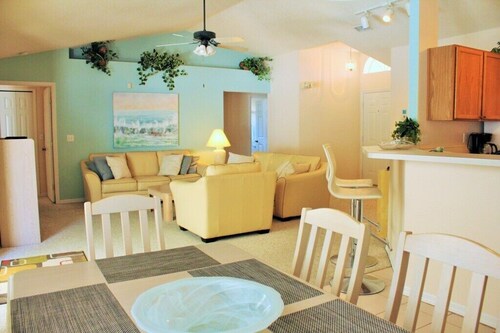 3 makuuhuonetta Pool Home lähellä Walt Disney World