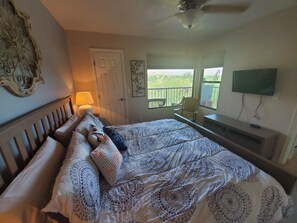 1 slaapkamer, een strijkplank/strijkijzer, gratis wifi, beddengoed