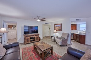 Älytelevisio, takka, DVD-soitin