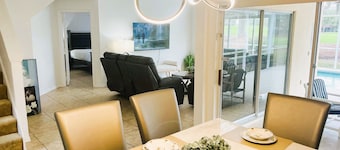 4 Bed Pool Home on Golf Course - 20-25 Min Disney