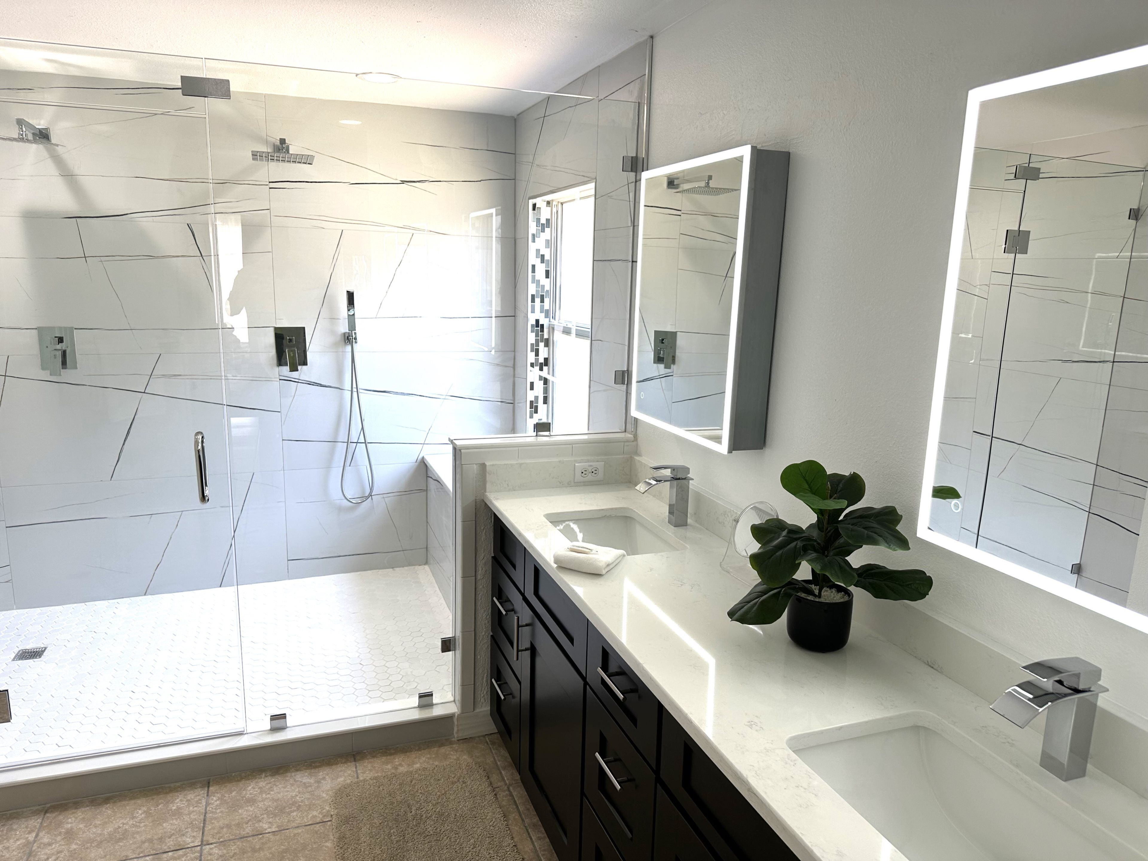 Articles de toilette gratuits, sèche-cheveux, serviettes fournies