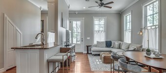 Carlton Landing! Charming Three Bedroom Cottage