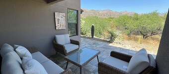 Das charmante 3-Schlafzimmer mit Gorgegous Markung Ansichten-Southwest inspirierte Einrichtung