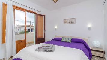 4 dormitorios, tabla de planchar con plancha, wifi gratis y ropa de cama