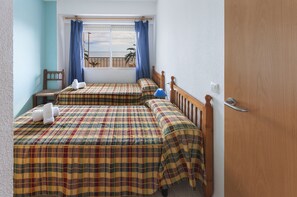 1 bedroom, iron/ironing board, free WiFi, bed sheets - INFANTE - Apartment with sea views in Playa de Gandía. Free WiFi (Grau i Platja)