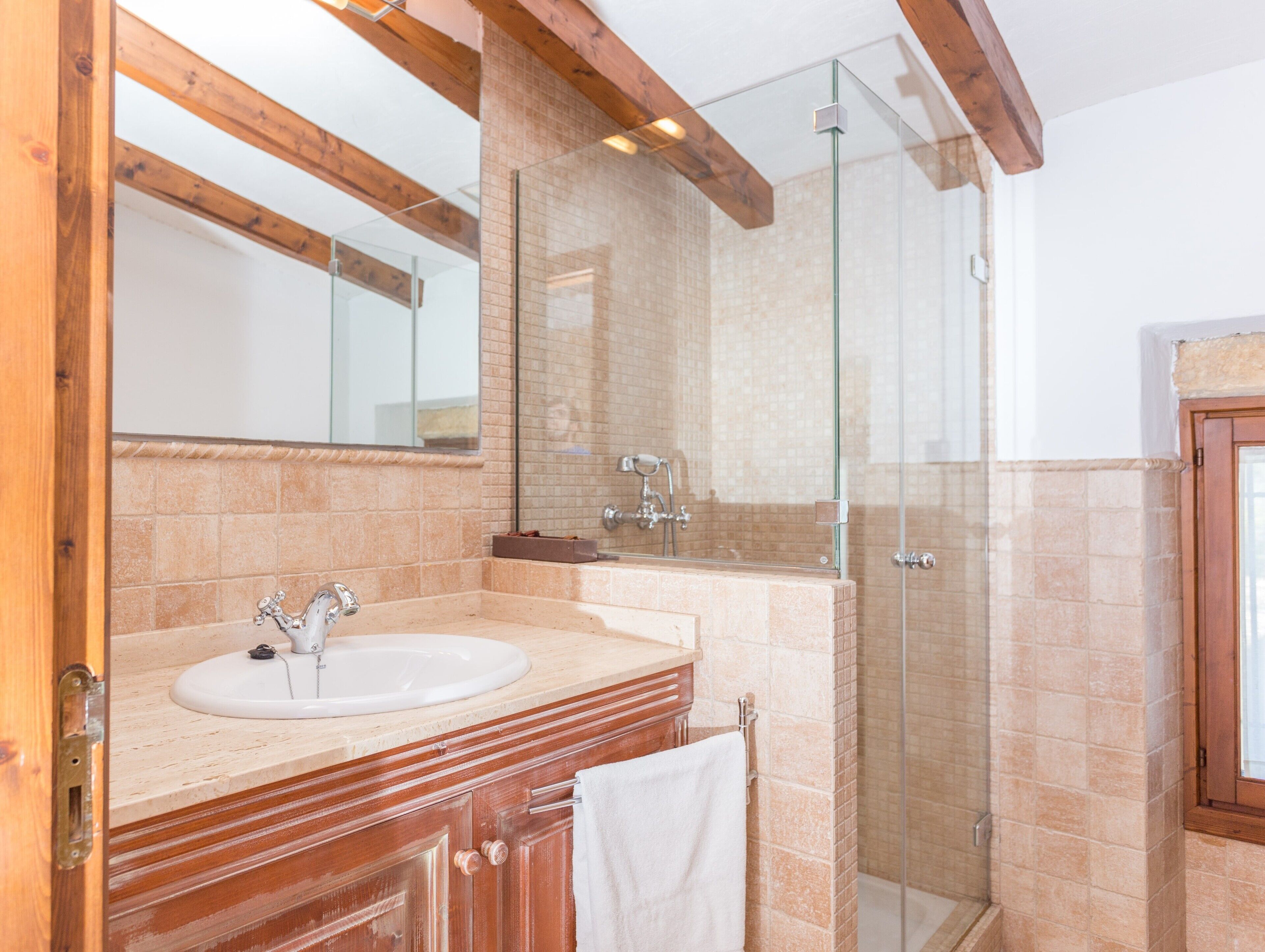 Shower, towels