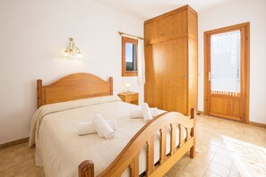 4 habitaciones, tabla de planchar con plancha y wifi gratis 