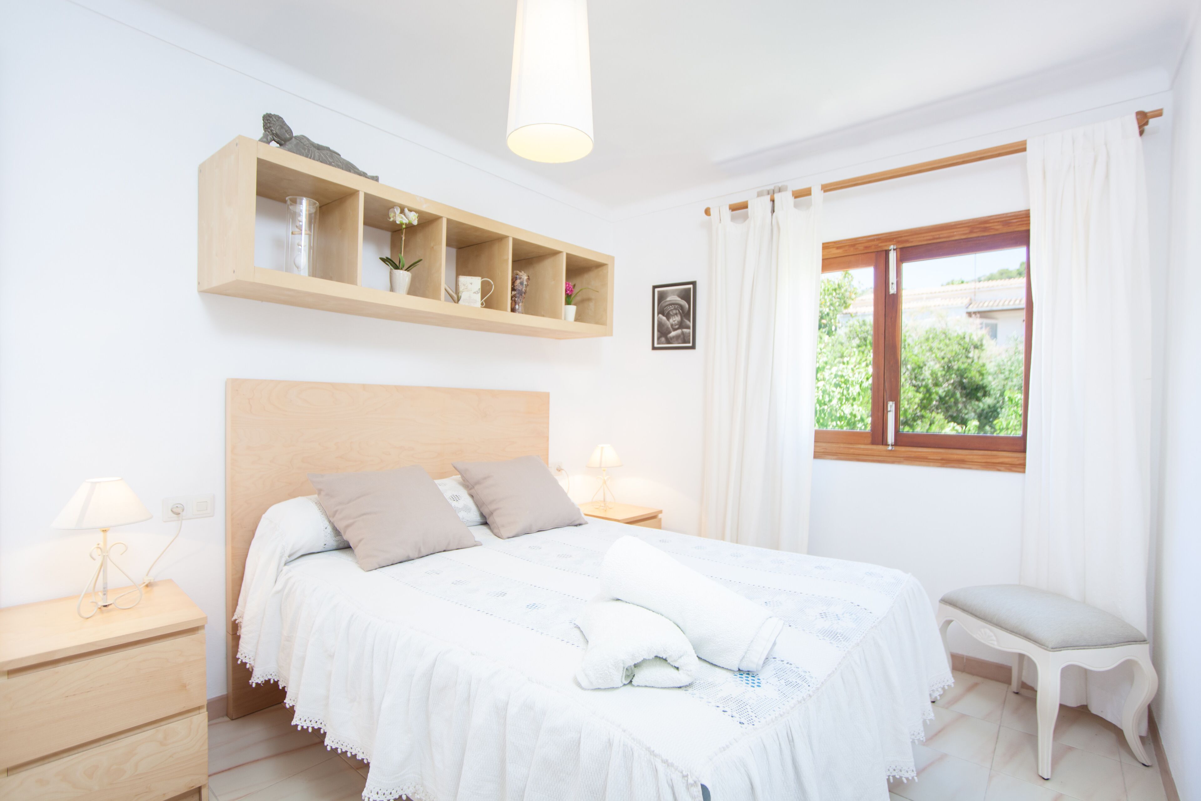 4 slaapkamers, een strijkplank/strijkijzer, gratis wifi, beddengoed