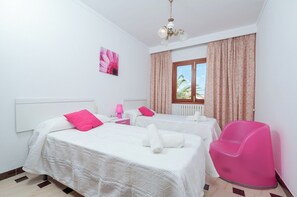 4 bedrooms, iron/ironing board, free WiFi, bed sheets - ULLÀS - Apartment with sea views in Barcares . Free WiFi (Alcúdia)