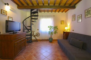 Living area - Lovely apartment for 6 people with WIFI and pets allowed (Terranuova Bracciolini)