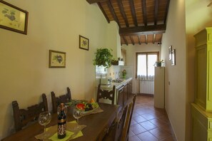Dining - Lovely apartment for 6 people with WIFI and pets allowed (Terranuova Bracciolini)