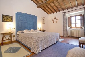 6 bedrooms, iron/ironing board, travel crib, free WiFi