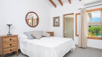 4 habitaciones, tabla de planchar con plancha y wifi gratis