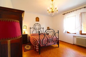 4 Schlafzimmer, Bügeleisen/Bügelbrett, kostenloses WLAN, Bettwäsche