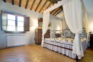 5 chambres, fer et planche à repasser, lit parapluie, Wi-Fi gratuit
