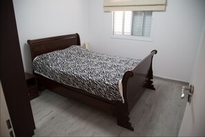 Departamento, 2 habitaciones, vista parcial al mar | 2 habitaciones y ropa de cama de alta calidad 