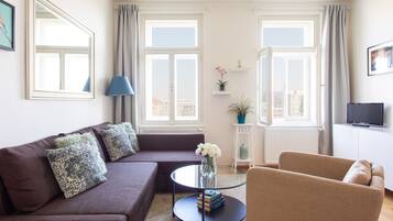 TV, videoteca, impianto stereo