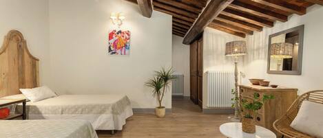 3 bedrooms, travel cot, free WiFi