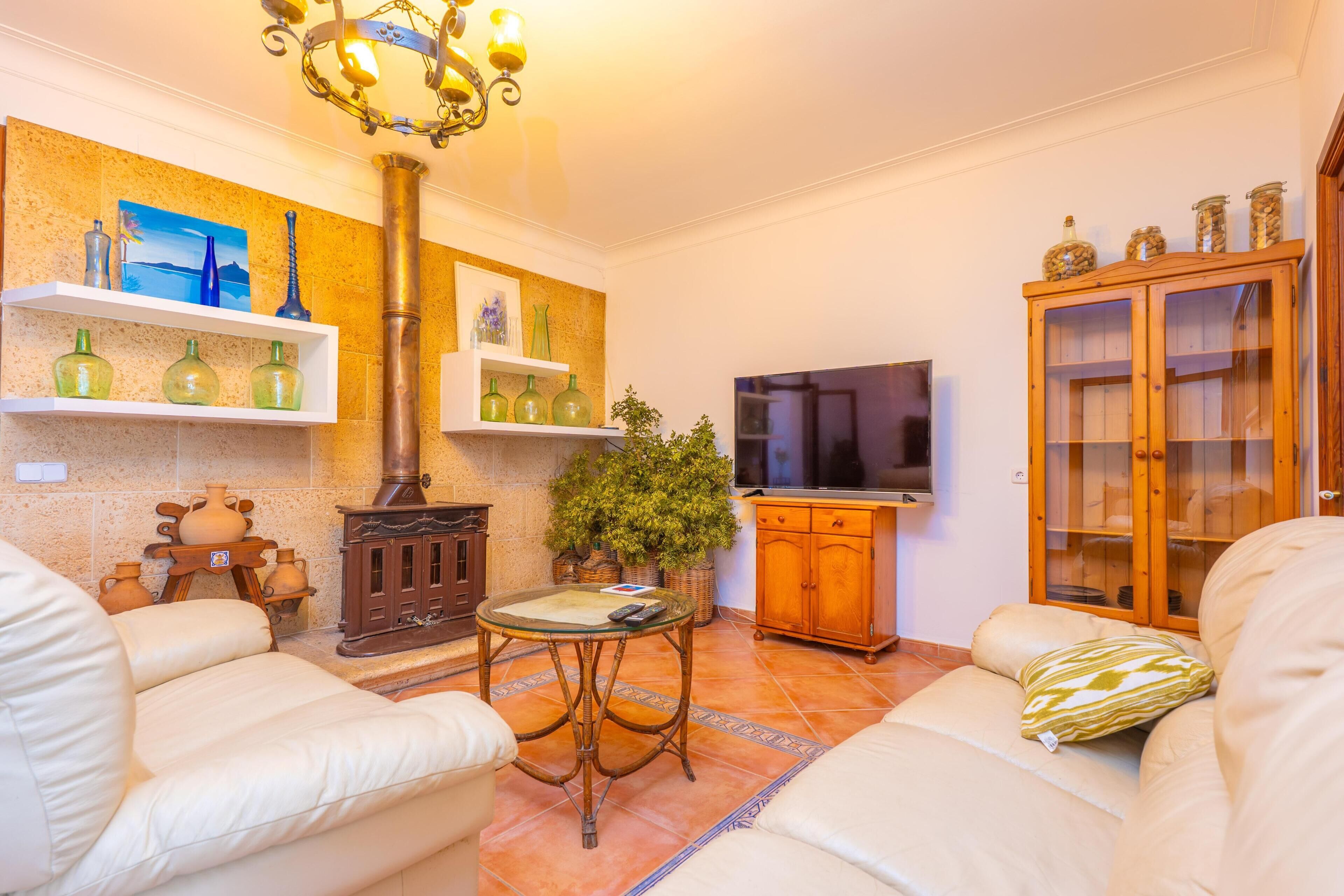 TV, DVD player, music library, stereo