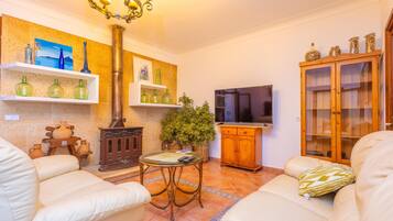 TV, DVD player, music library, stereo
