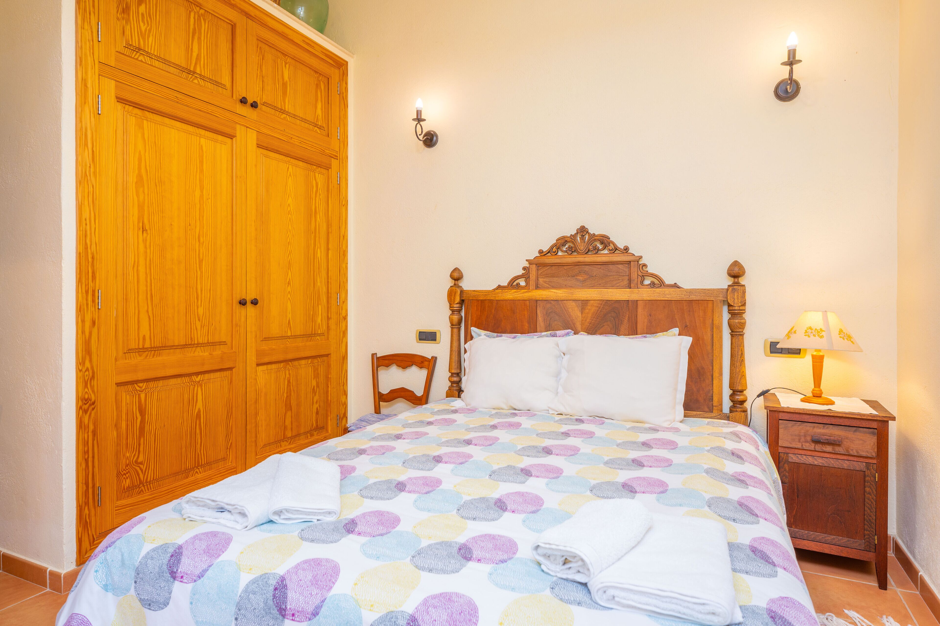 3 bedrooms, iron/ironing board, free WiFi, bed sheets