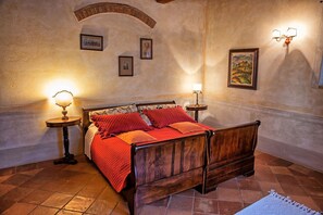 12 habitaciones, cuna de viaje y wifi gratis 