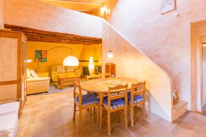 Interior - CASABONITA - Beautiful country house with private pool in a quiet area. Free WiFi (Santanyí)